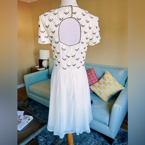 French Connection Off White Short Sleeve Beaded Bodice Dress Women’s Size 8 - Picture 8 of 12